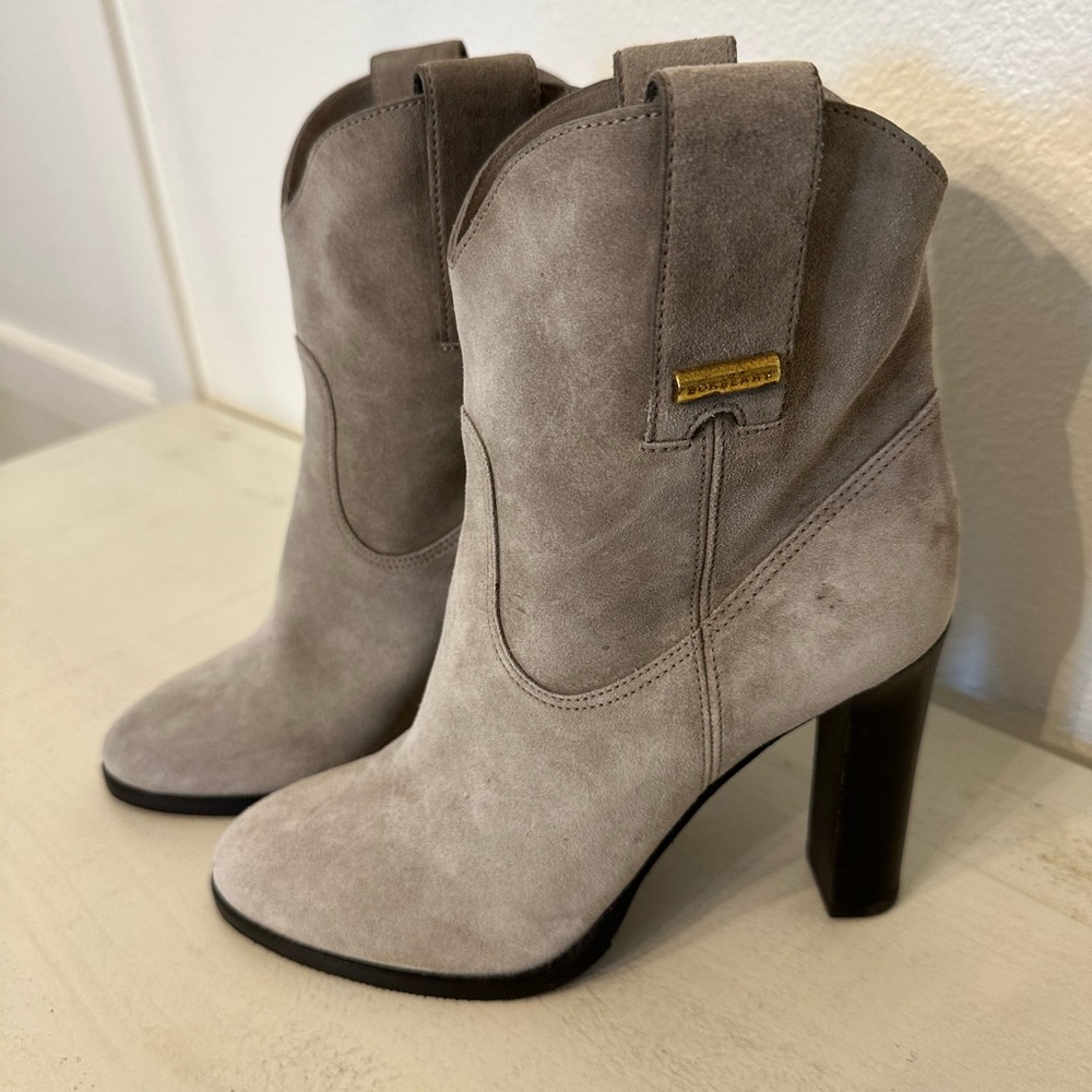 BURBERRY Women Finghin Ankle Dark Beige Suede Leather Boots US 7. / EU 37